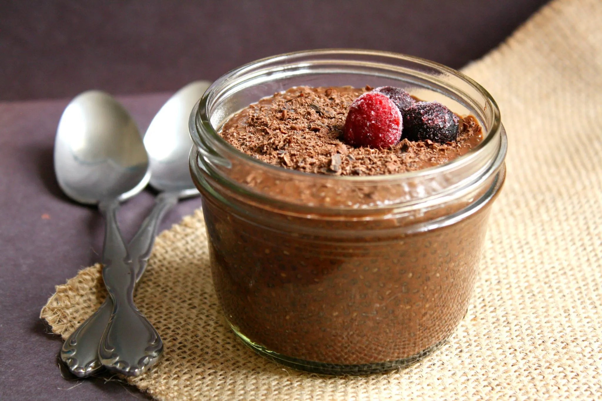 Pudim de chia sabor chocolate saudável
